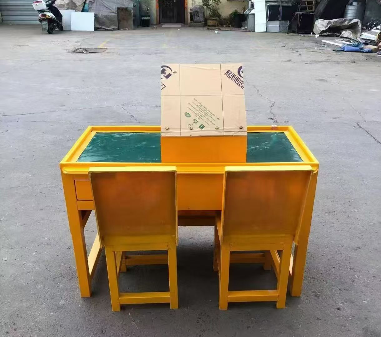 道真防静电导通桌井下煤矿火工品发放桌：危险品流转的安全守护者