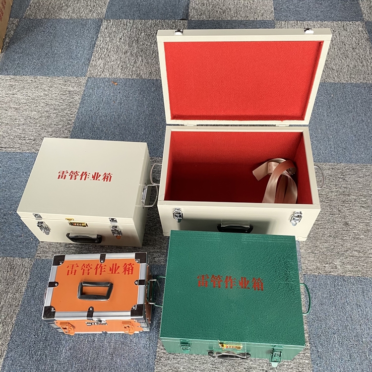 道真爆破工程作业箱如何选择？玻璃钢与传统材质的全面对比